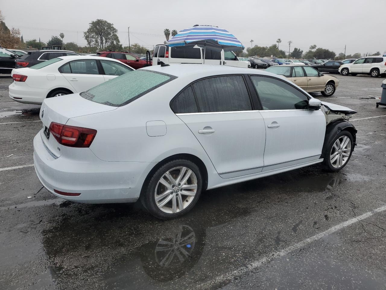 2017 Volkswagen Jetta - Image 3