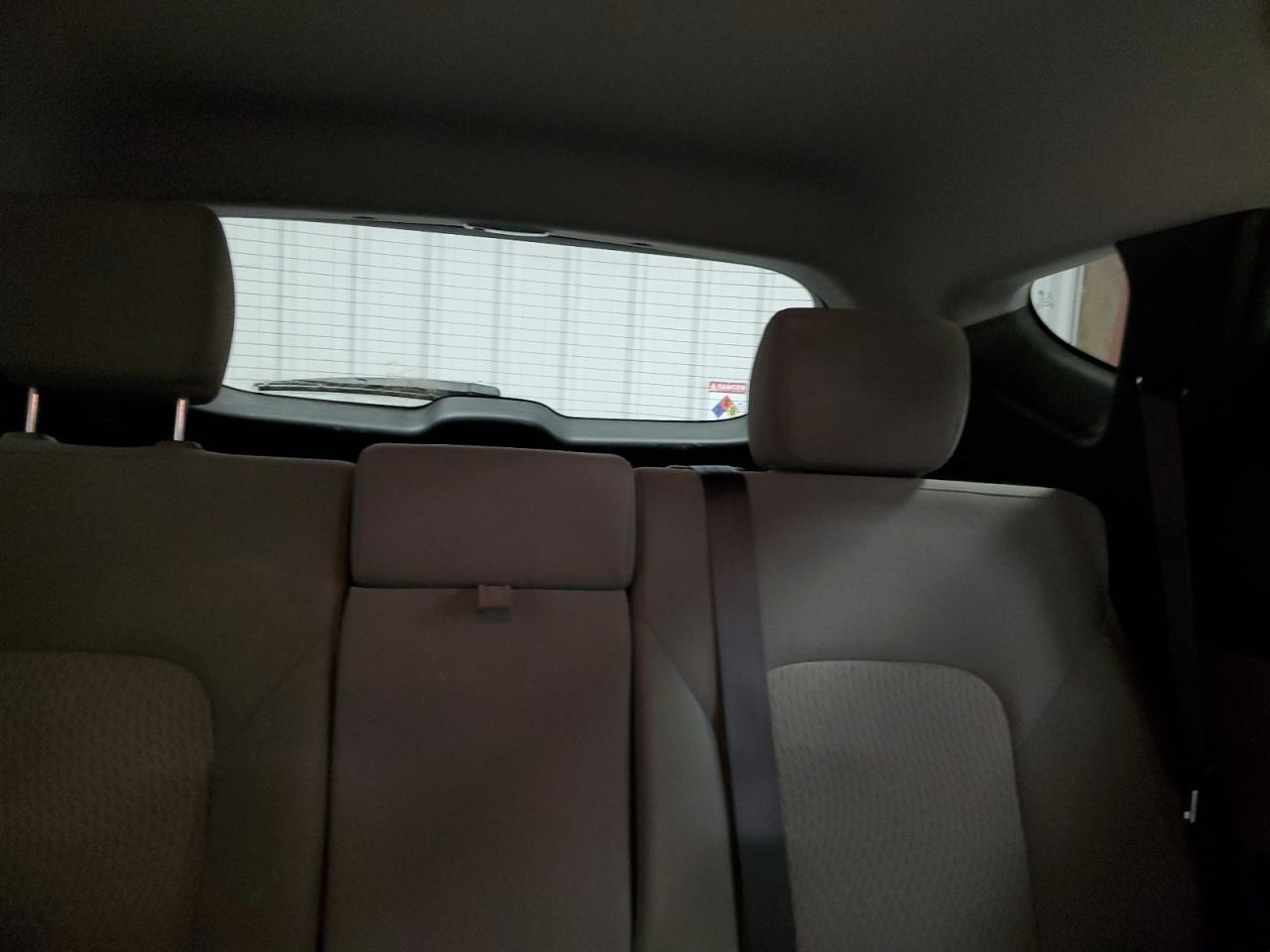 2017 Hyundai Santa Fe - Image 10