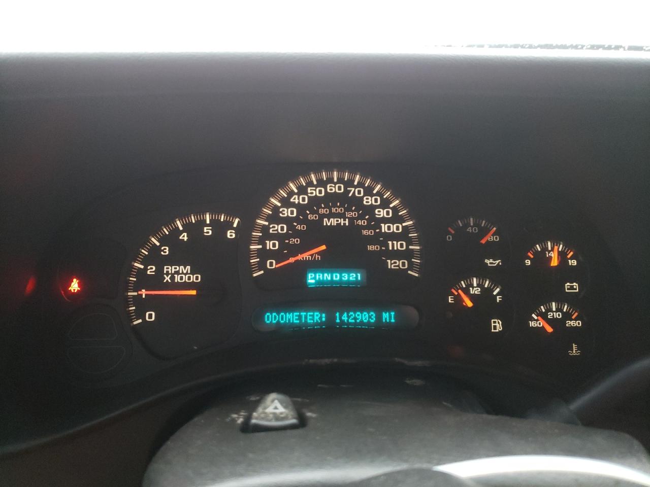 2004 Chevrolet Silverado - Image 9