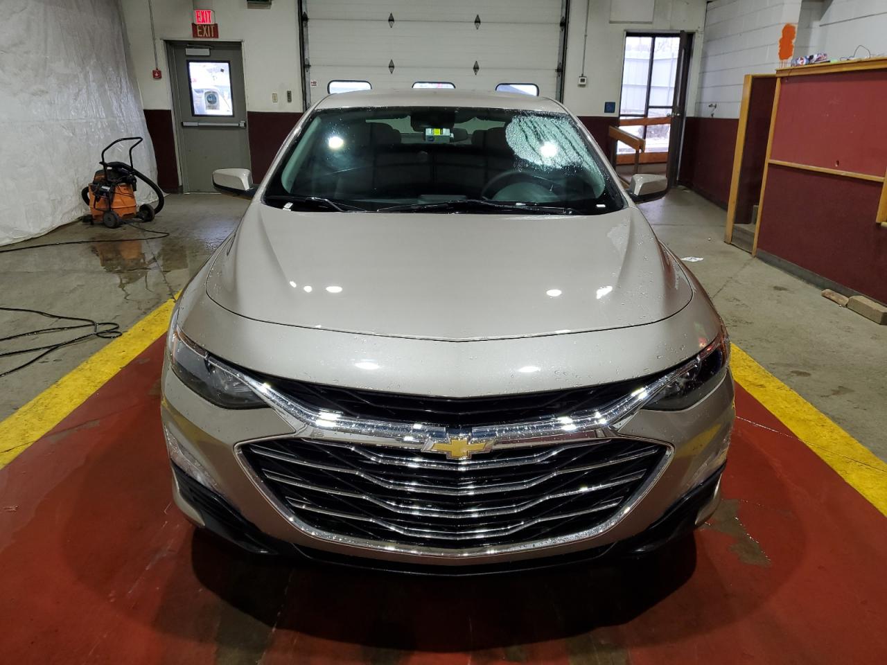 2023 Chevrolet Malibu - Image 5