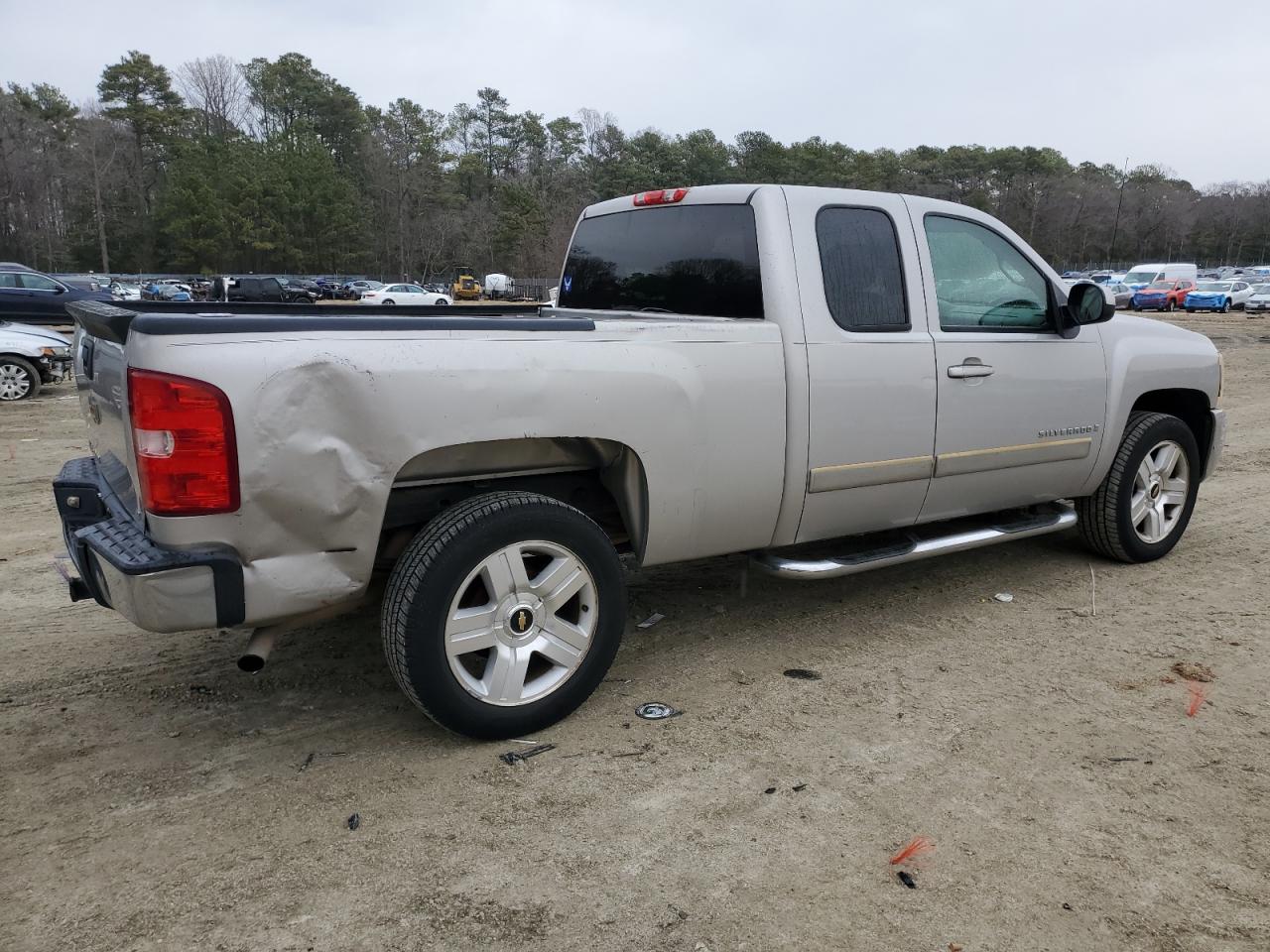 2008 Chevrolet Silverado - Image 3