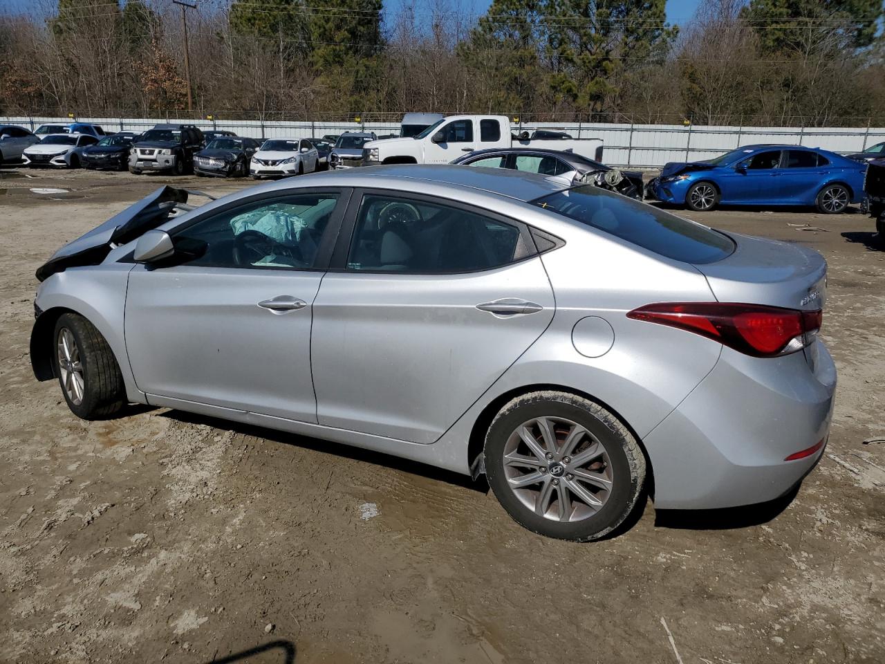 2015 Hyundai Elantra - Image 2