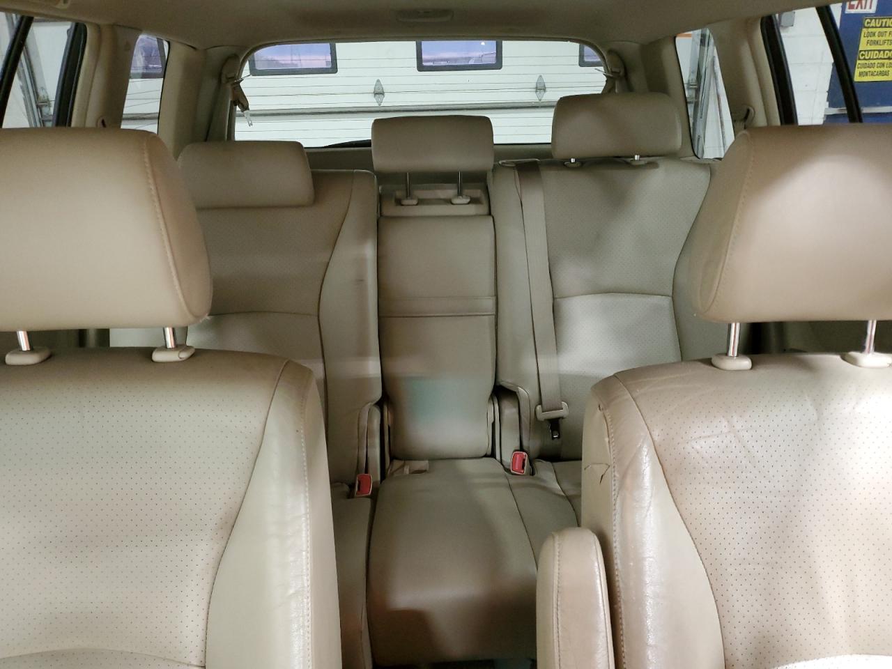 2005 Toyota Highlander - Image 10