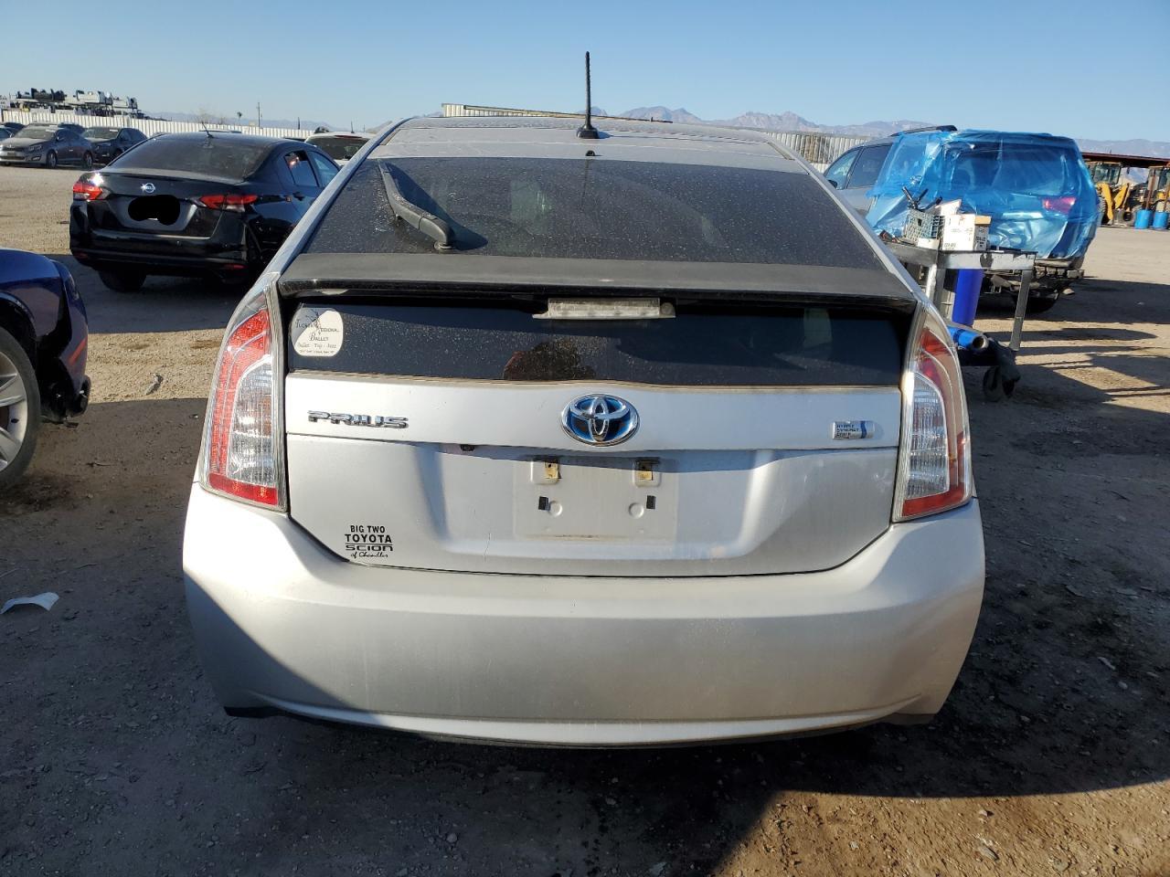 2012 Toyota Prius - Image 6