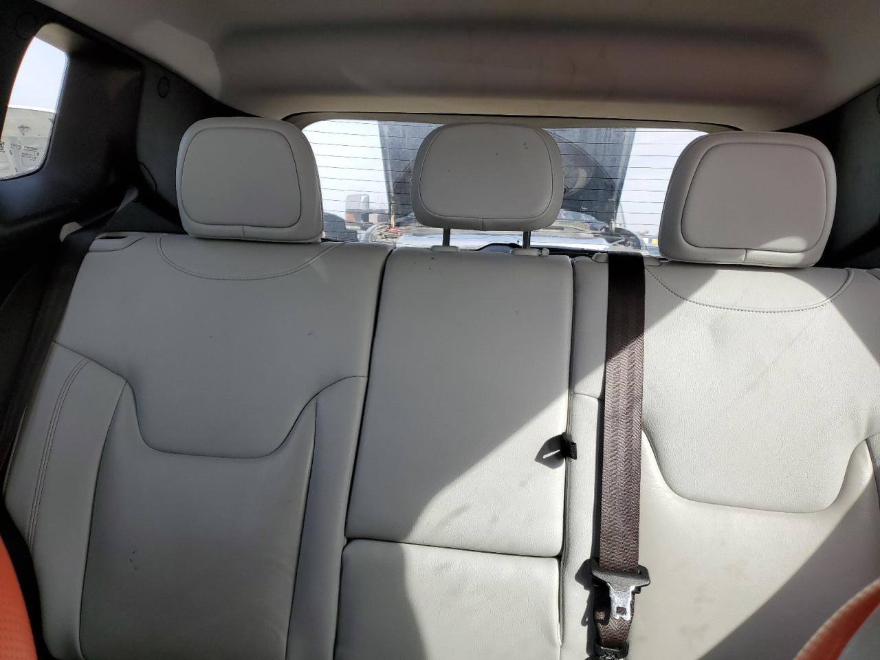 2016 Jeep Renegade - Image 10