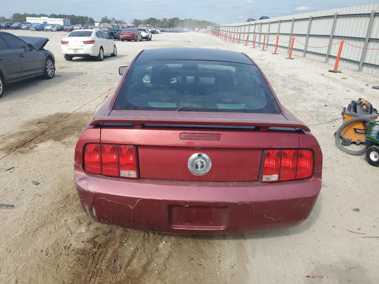 2006 Ford Mustang - Image 6