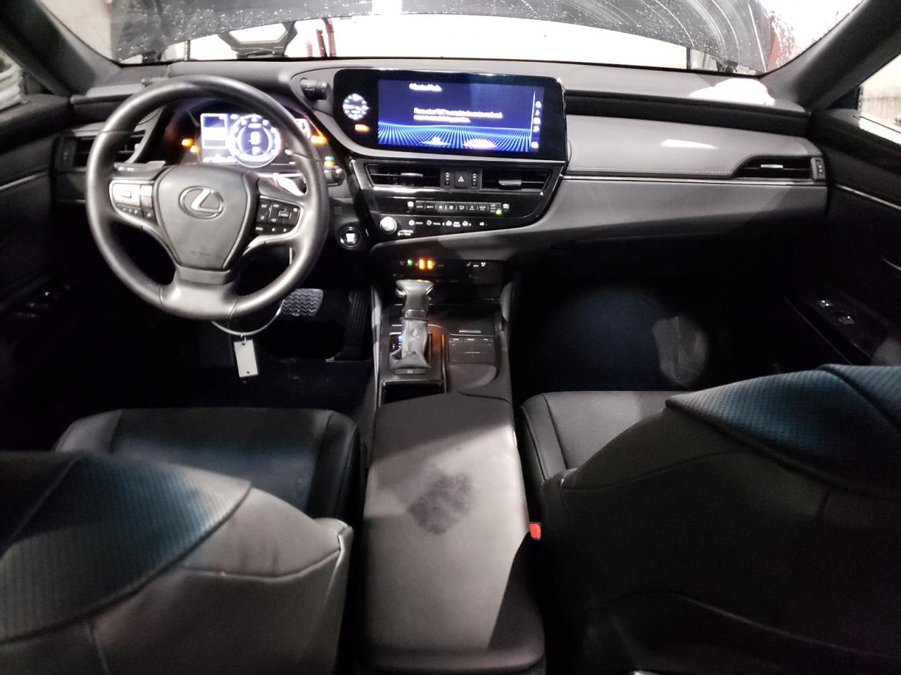 2022 Lexus ES - Image 8