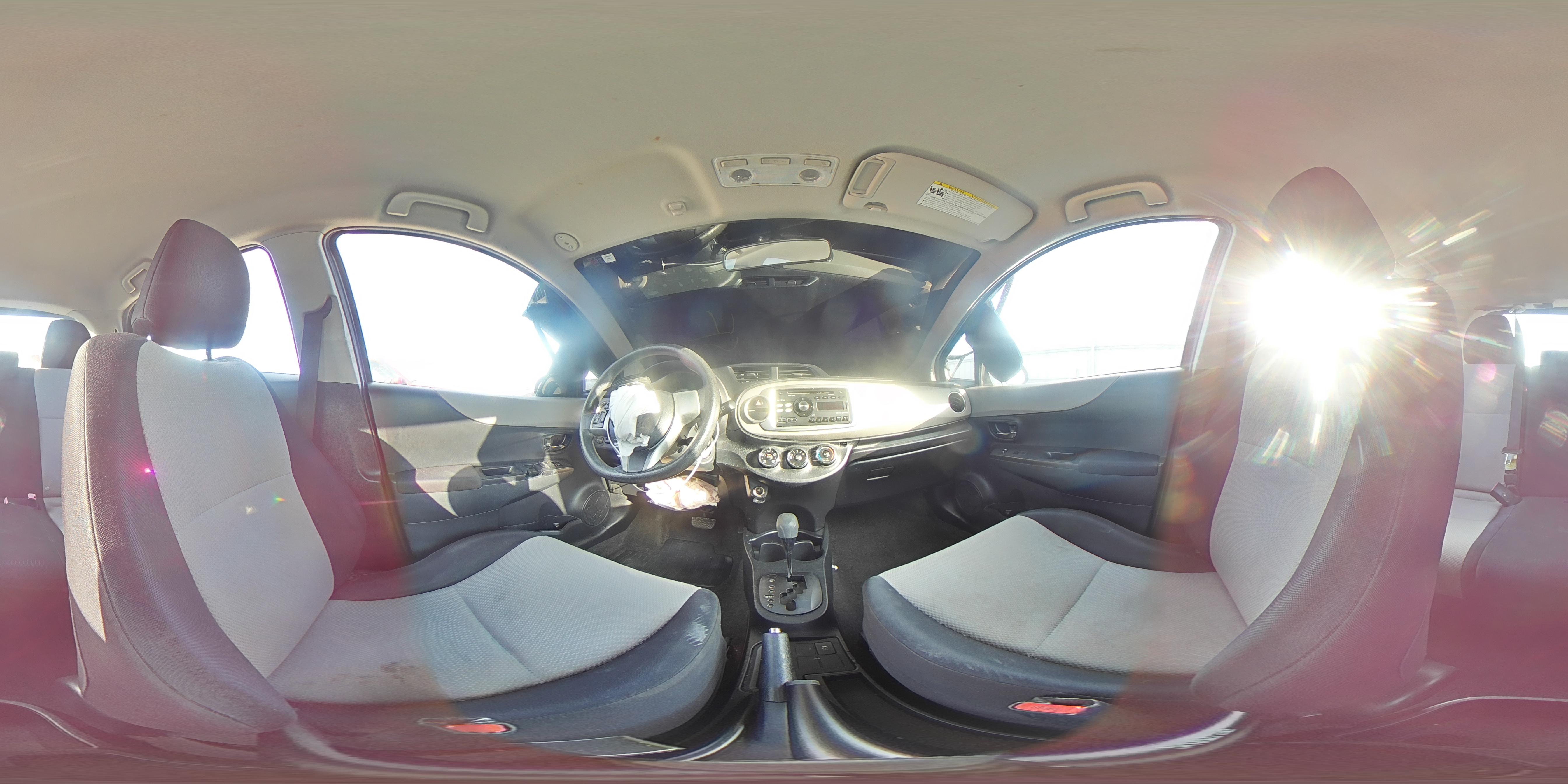 2013 Toyota Yaris - Image 14