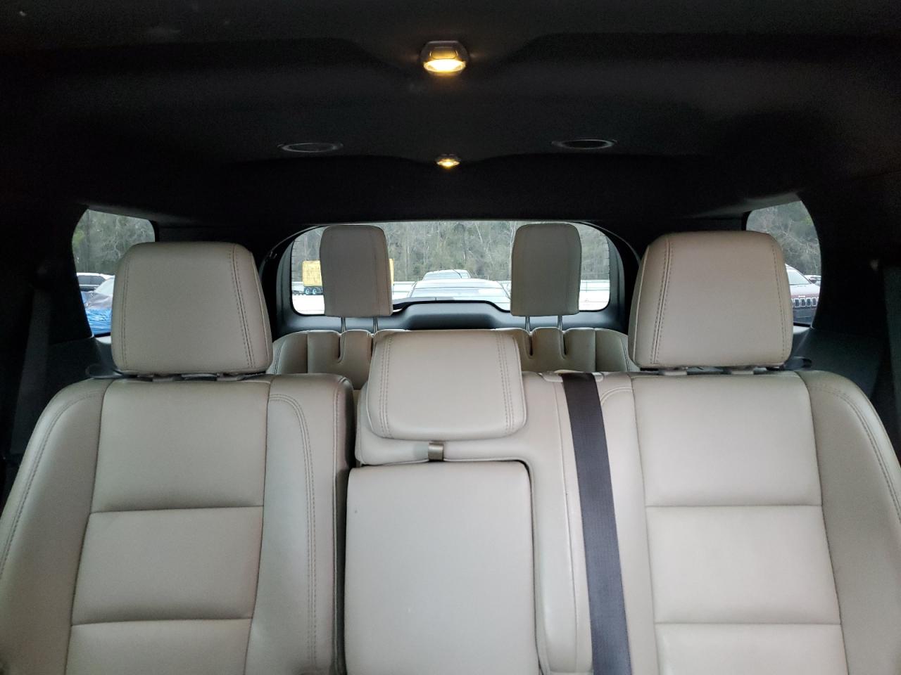 2015 Ford Explorer - Image 10
