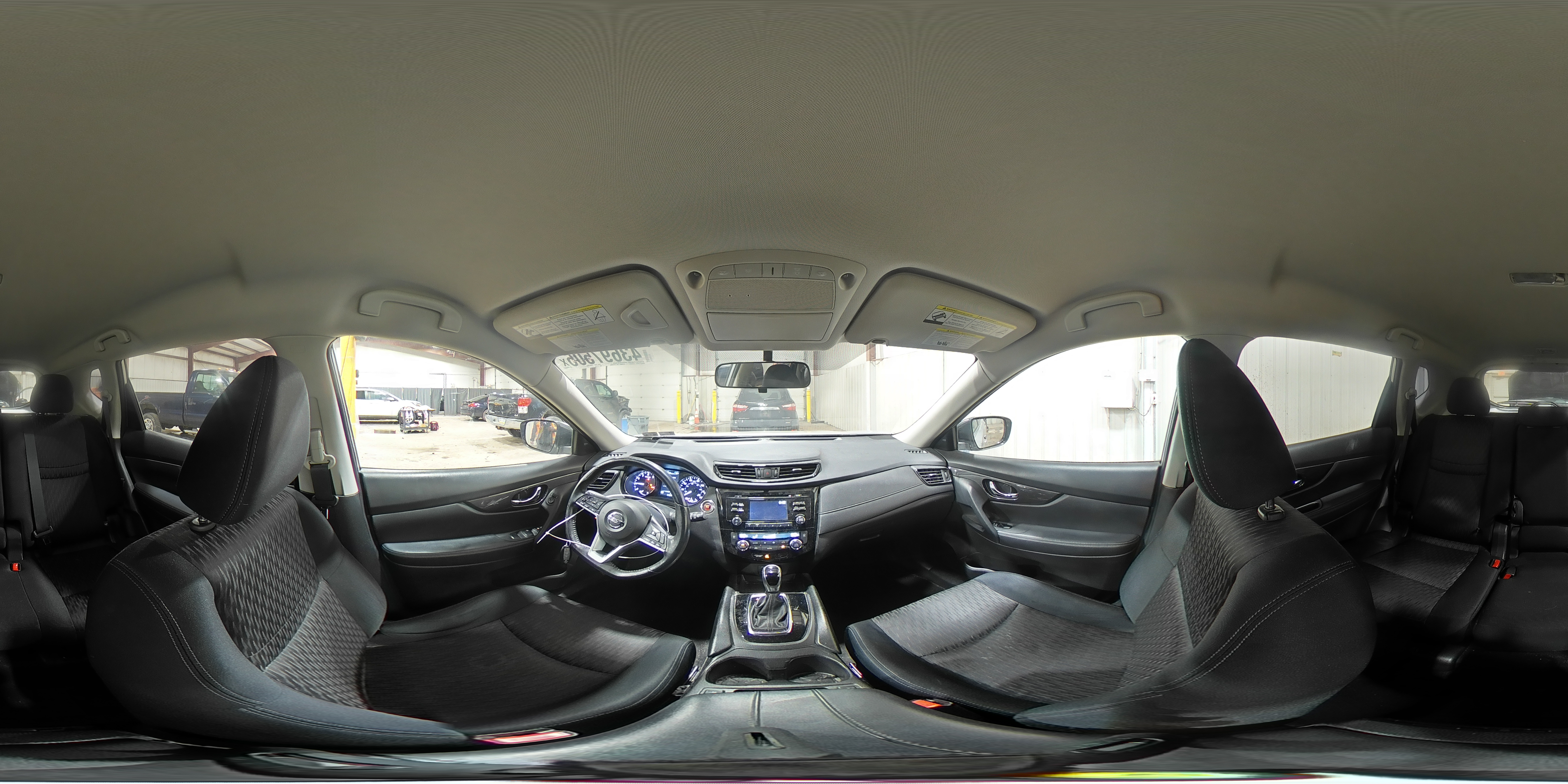 2017 Nissan Rogue - Image 15