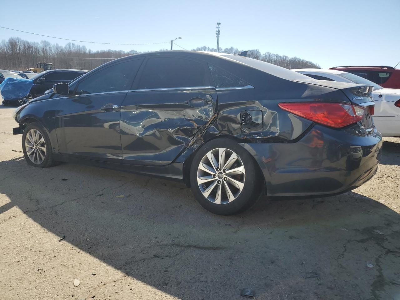 2012 Hyundai Sonata - Image 2