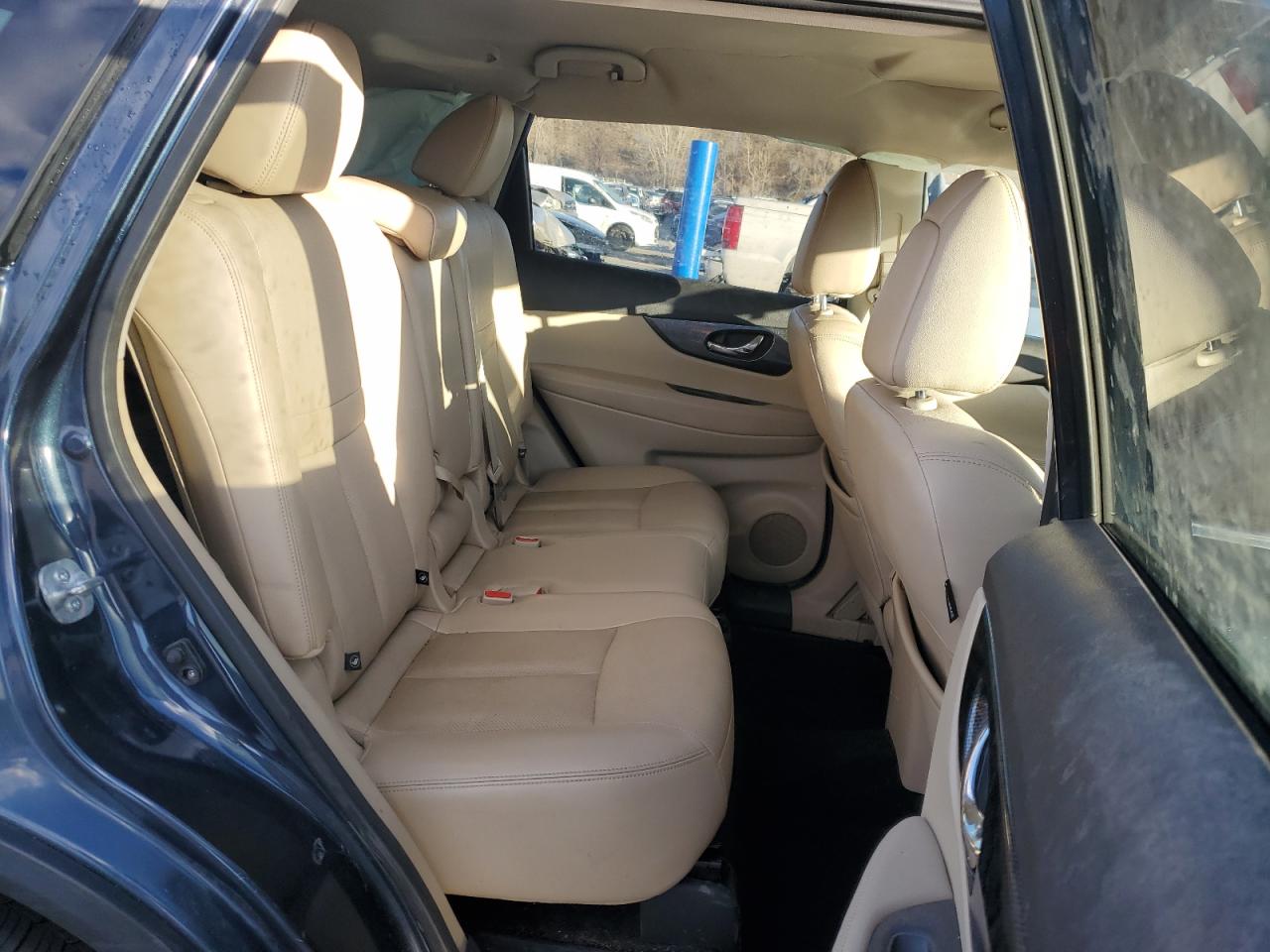 2016 Nissan Rogue - Image 11