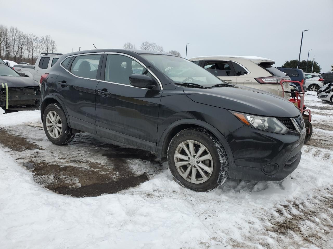 JN1BJ1CR9JW288866 NISSAN ROGUE 2018