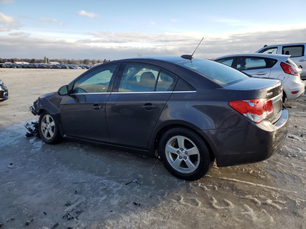 2016 Chevrolet Cruze - Image 2
