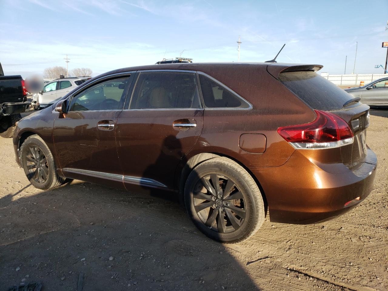 2013 Toyota Venza - Image 2