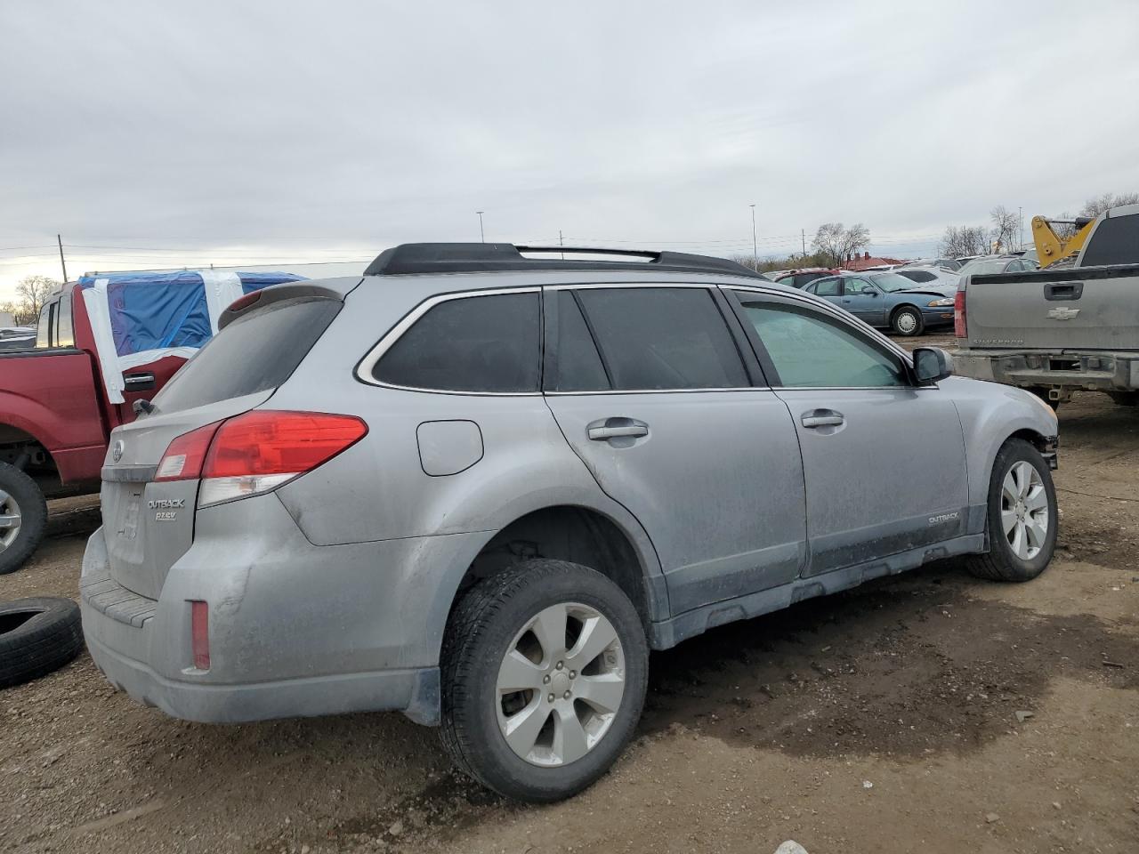 2010 Subaru Outback - Image 3