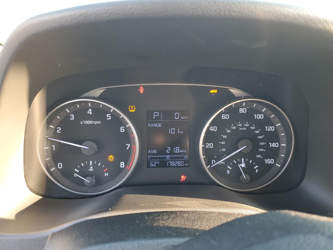 2017 Hyundai Elantra - Image 9