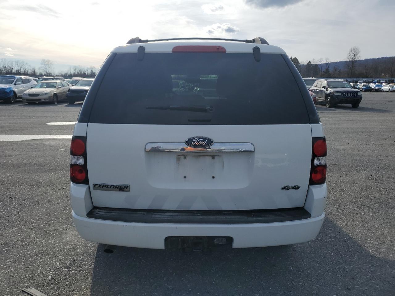 2010 Ford Explorer - Image 6