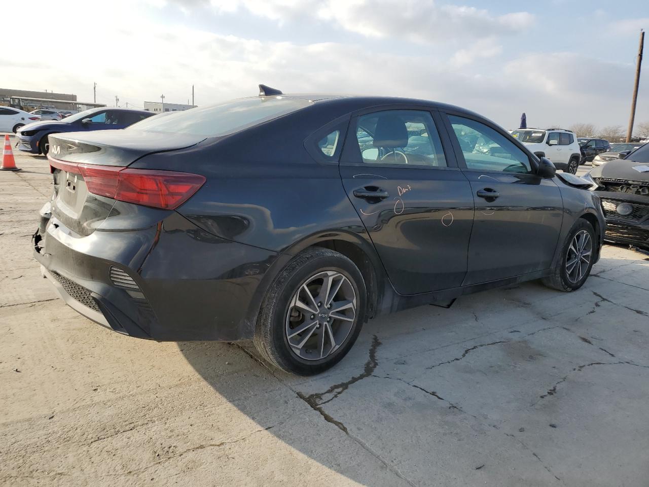 2022 Kia Forte - Image 3