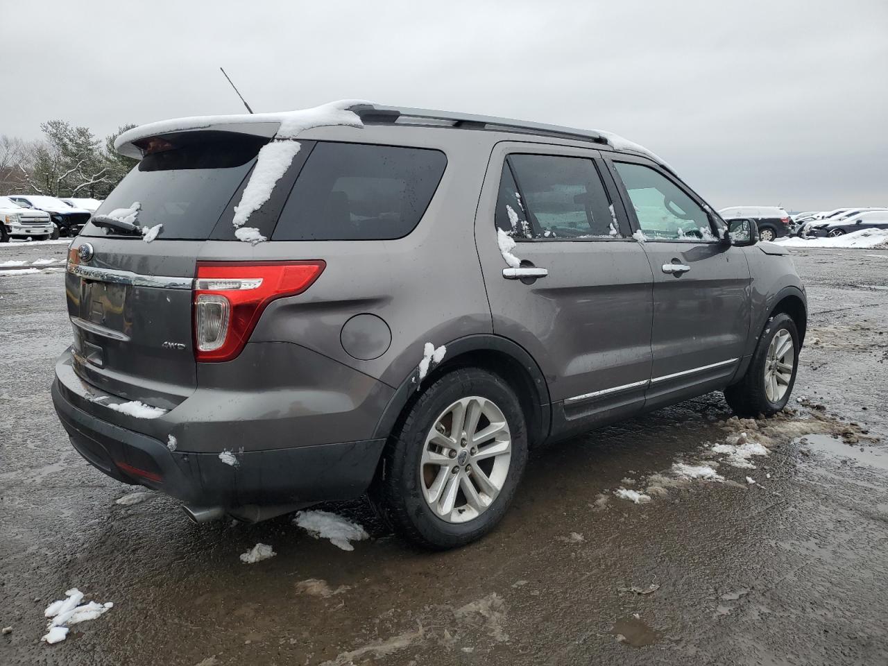 2011 Ford Explorer - Image 3