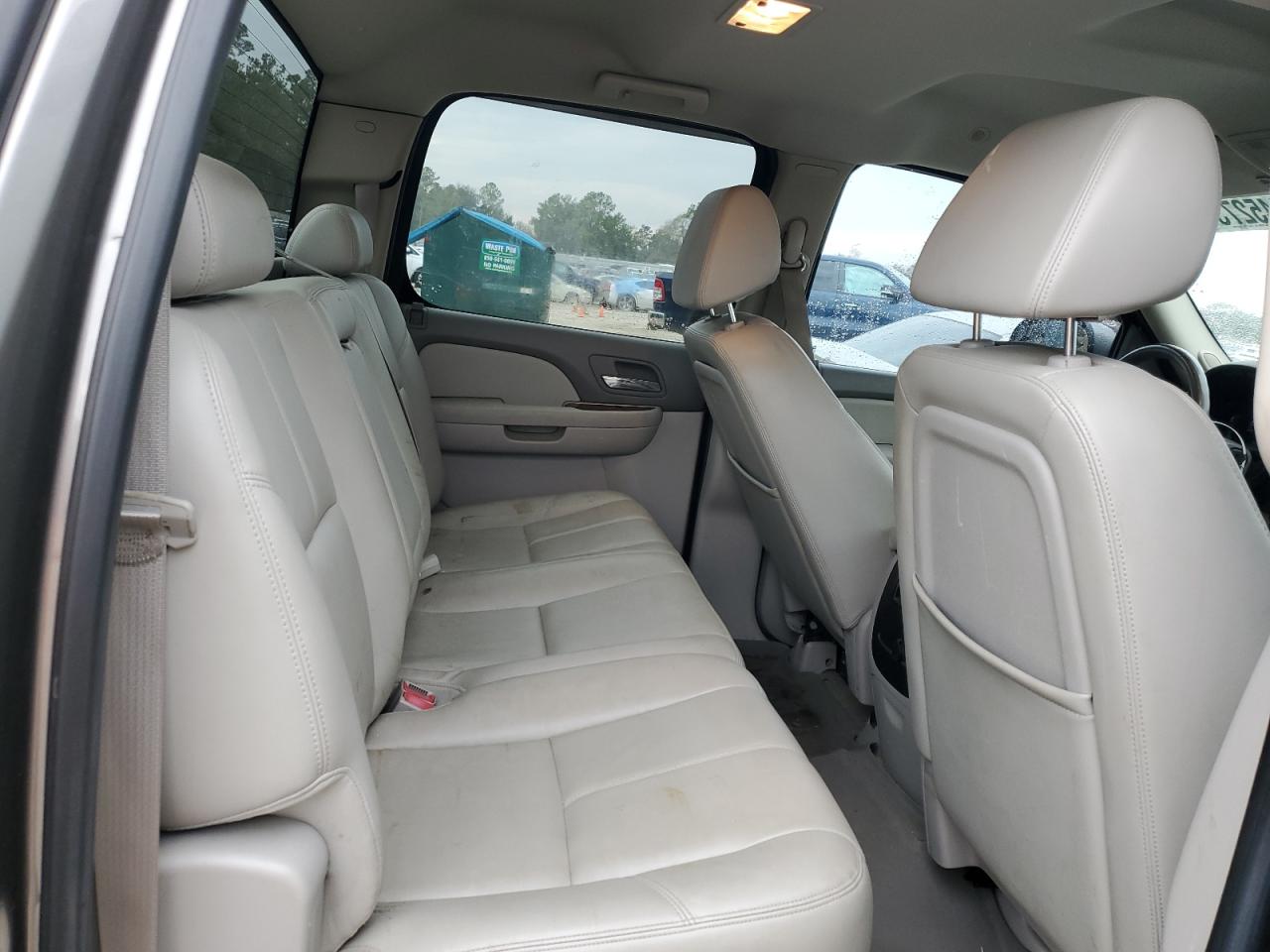 2009 GMC Sierra - Image 10