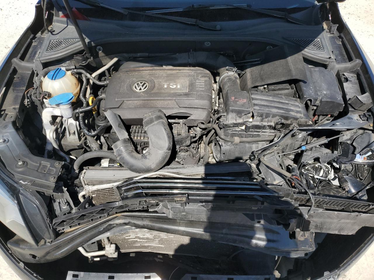 2015 Volkswagen Passat - Image 12