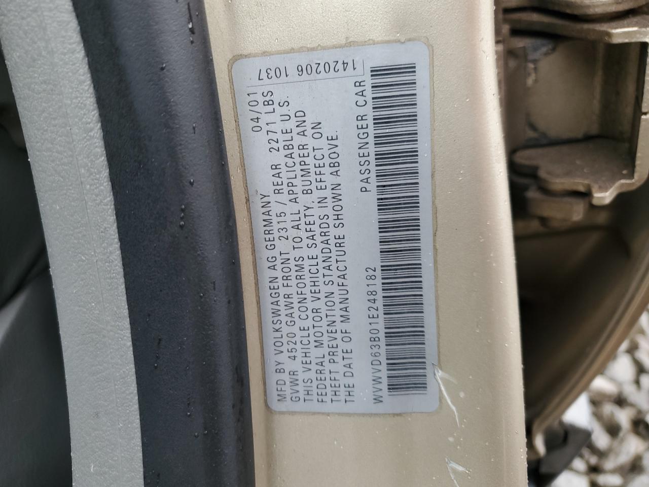 2001 Volkswagen Passat - Image 12