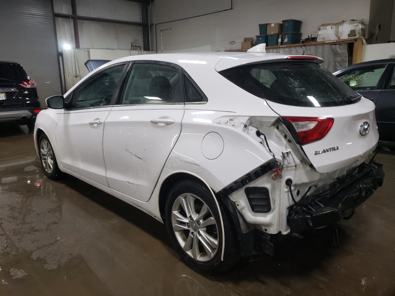 2013 Hyundai Elantra - Image 2
