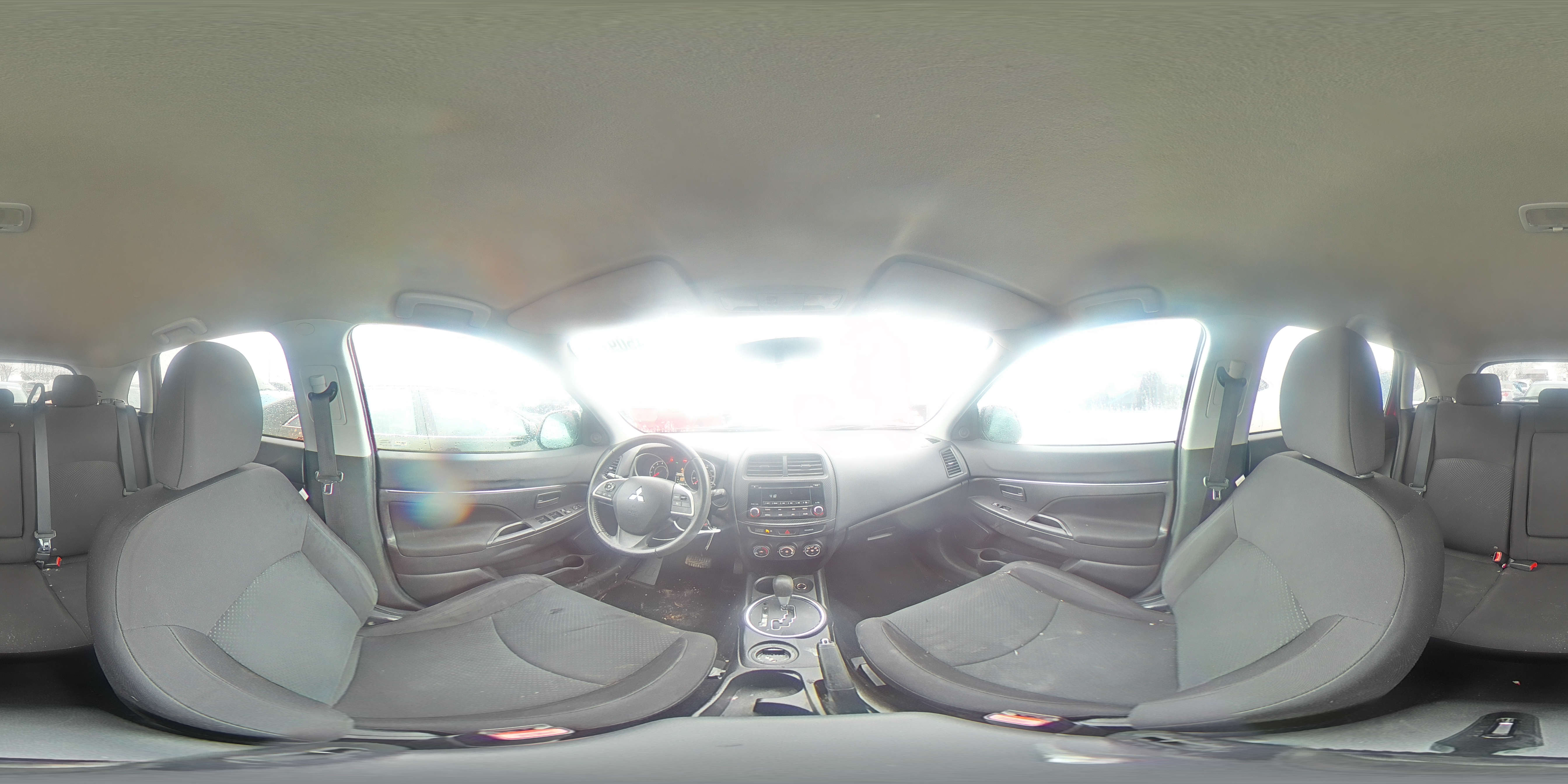 2015 Mitsubishi Outlander - Image 14