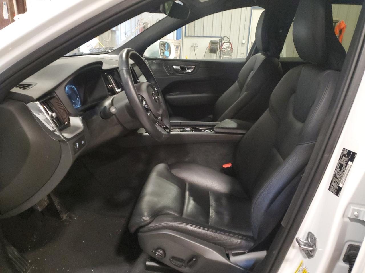 2019 Volvo XC60 - Image 7