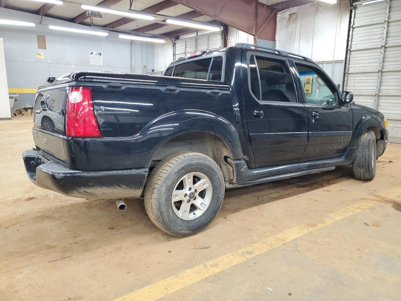 2005 Ford Explorer - Image 3