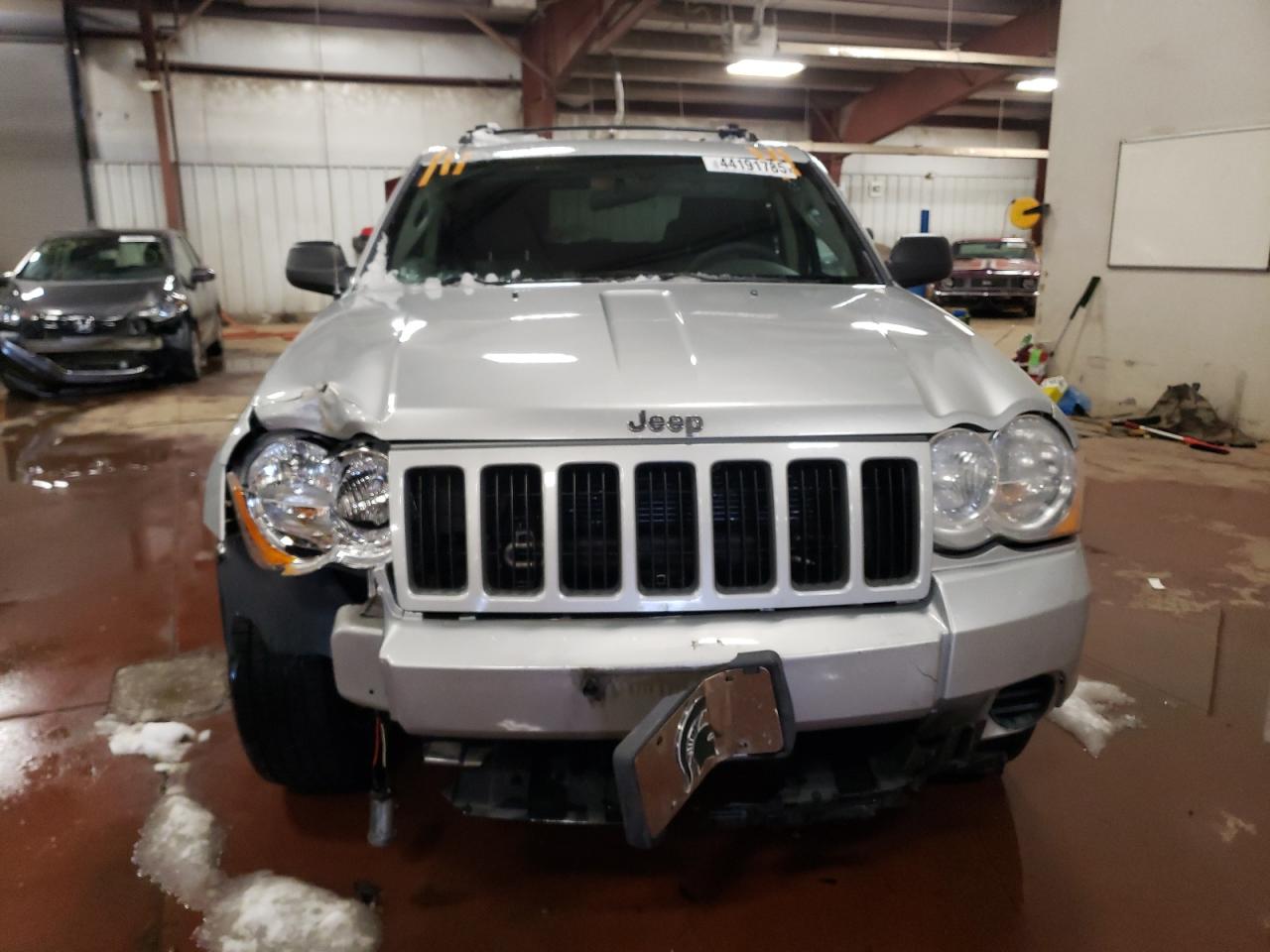 2010 Jeep Grand Cherokee - Image 5