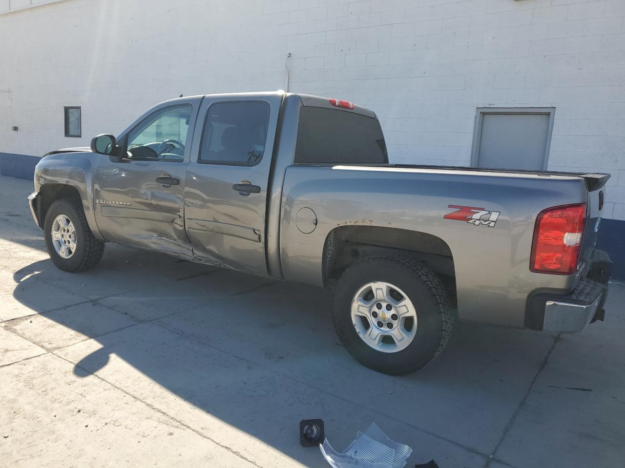 2008 Chevrolet Silverado - Image 2