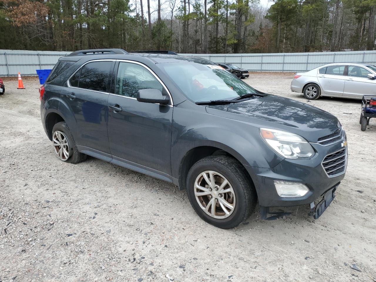 2017 Chevrolet Equinox - Image 4