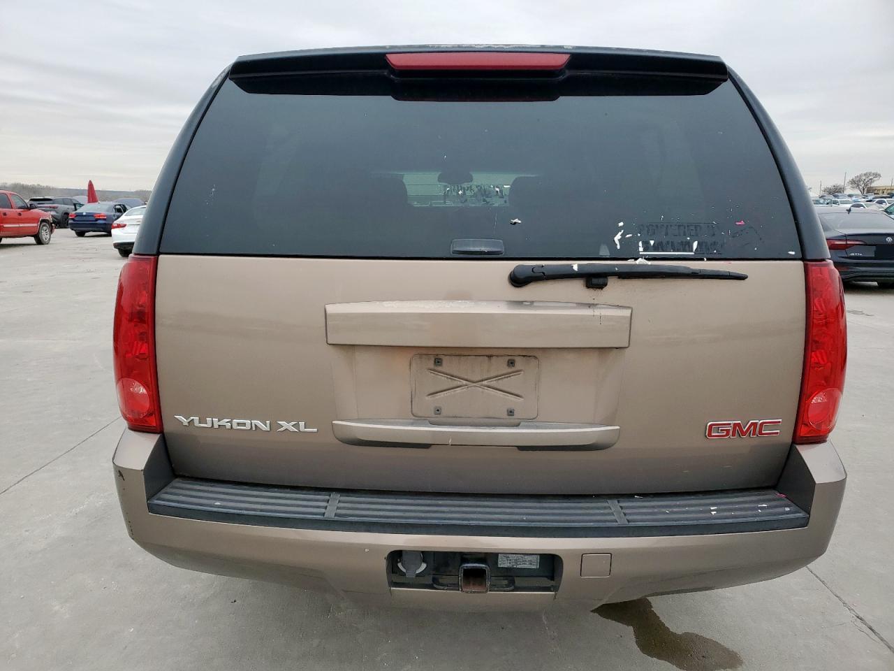 2007 GMC Yukon - Image 6