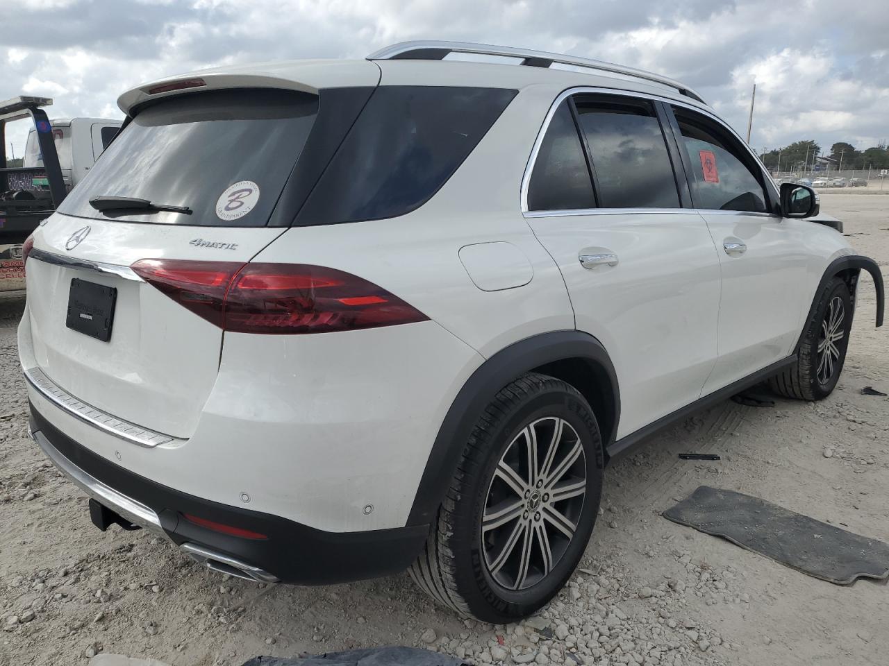 2024 Mercedes-Benz GLE - Image 3
