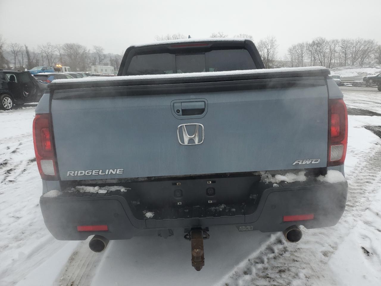 2022 Honda Ridgeline - Image 6