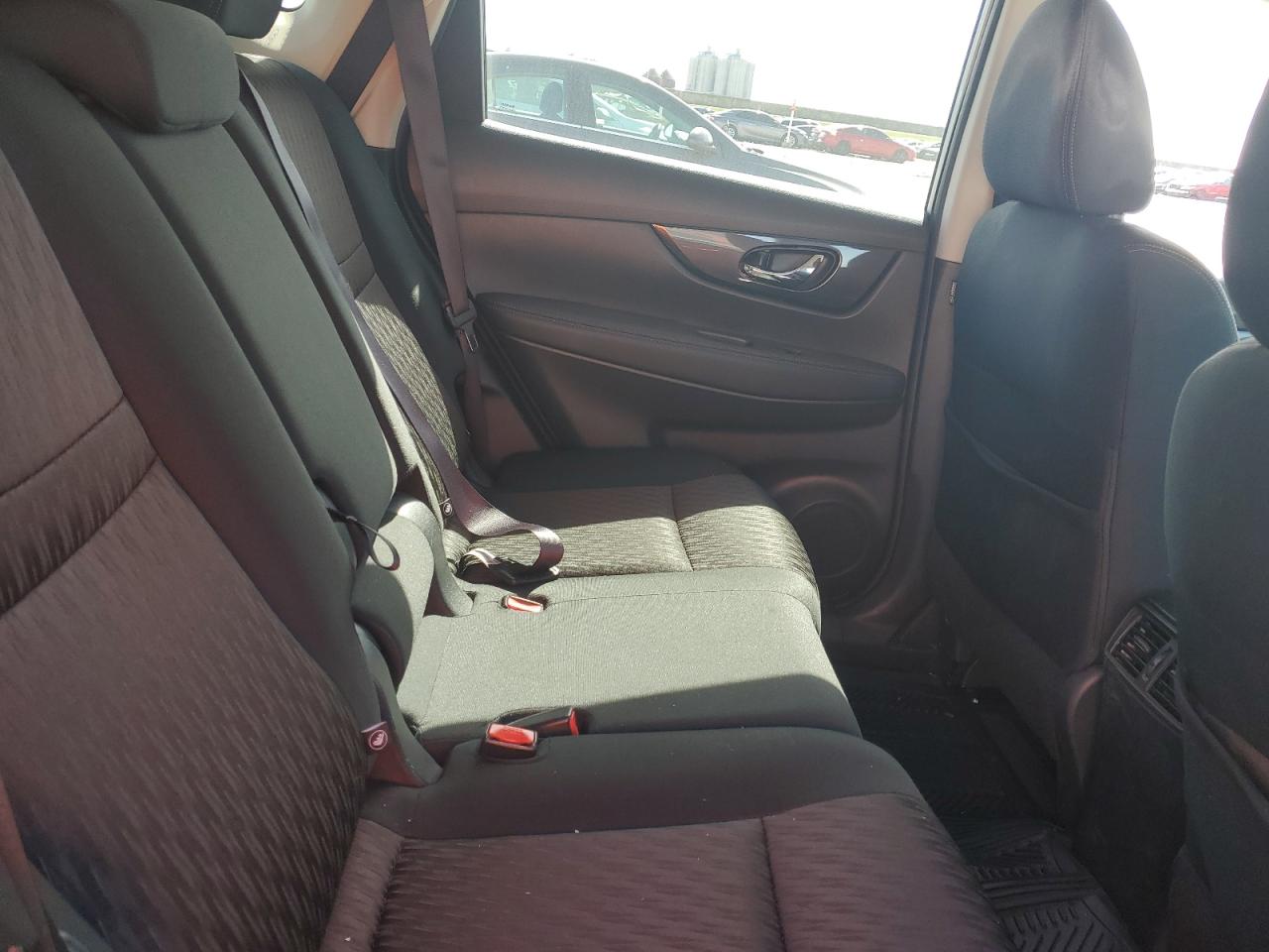 KNMAT2MTXHP579478 NISSAN ROGUE 2017