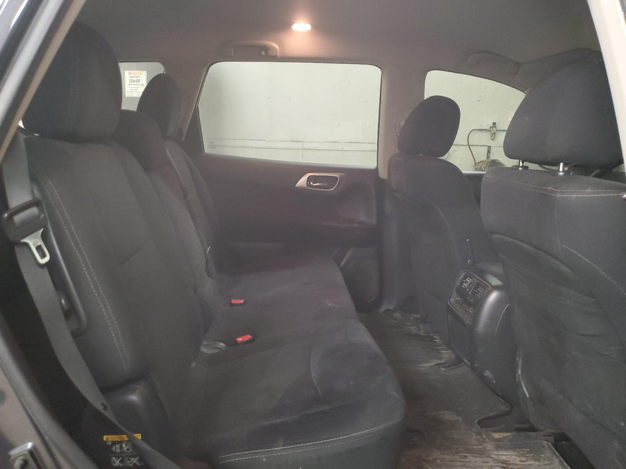 2013 Nissan Pathfinder - Image 11