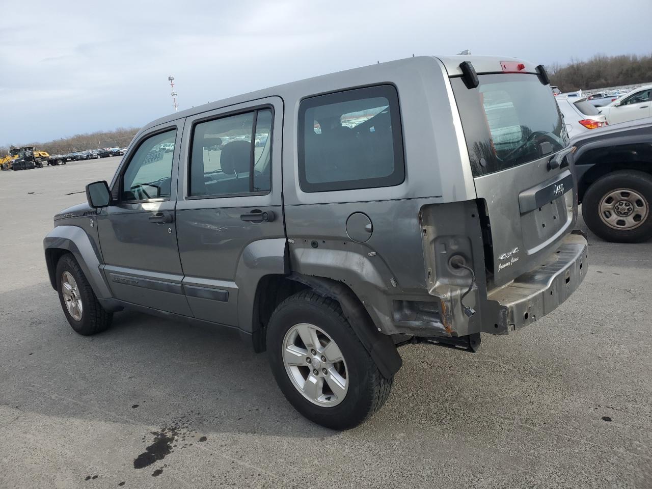 2012 Jeep Liberty (North America) - Image 2