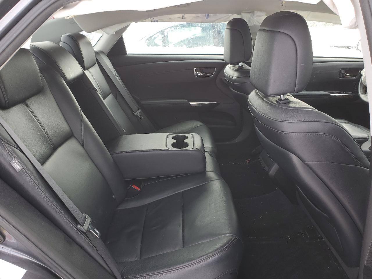 2013 Toyota Avalon - Image 10