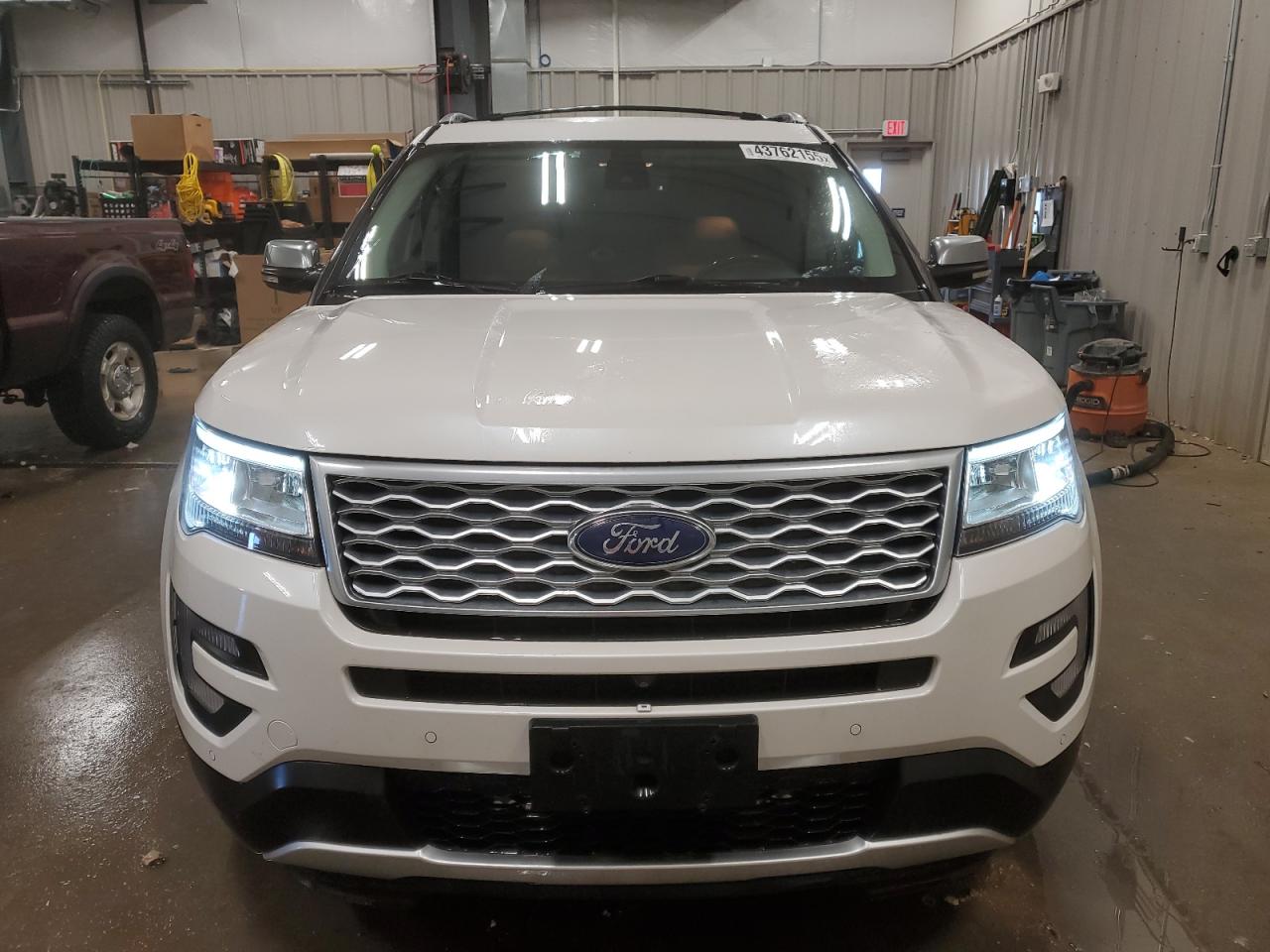 2017 Ford Explorer - Image 5