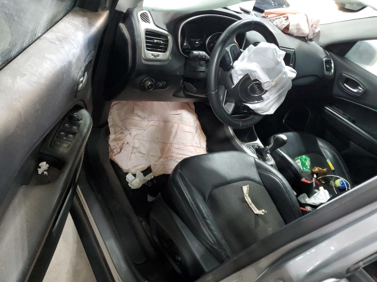 2017 Jeep Compass - Image 8