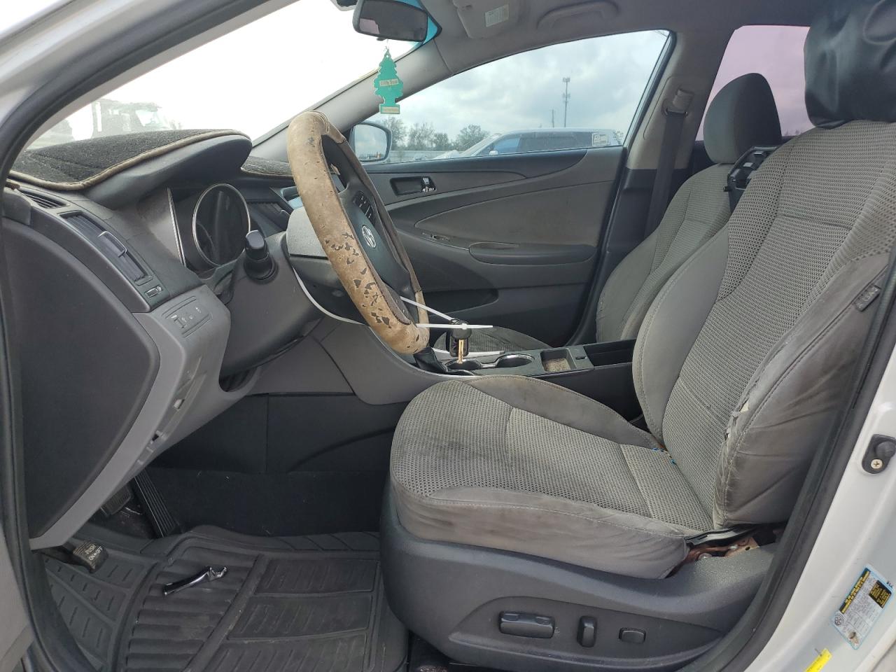 2011 Hyundai Sonata - Image 7