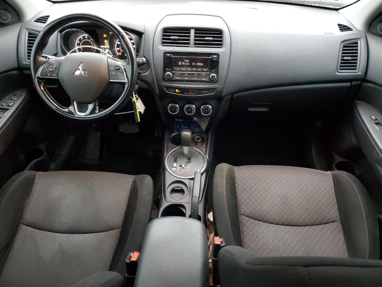 2017 Mitsubishi Outlander - Image 8