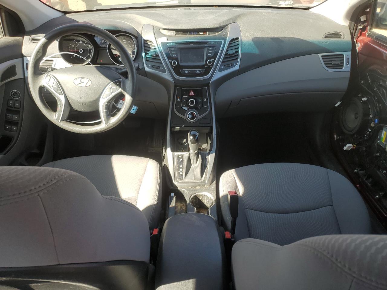 2016 Hyundai Elantra - Image 8