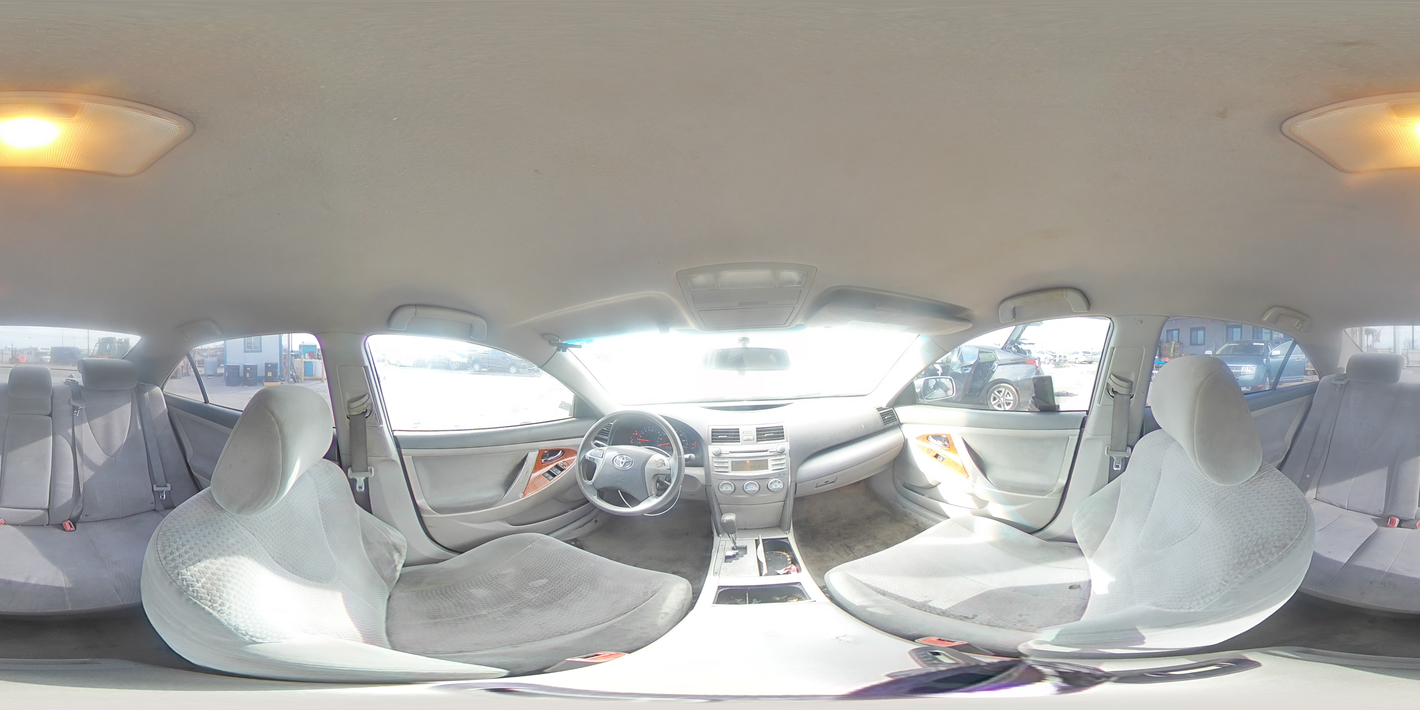 2010 Toyota Camry - Image 13