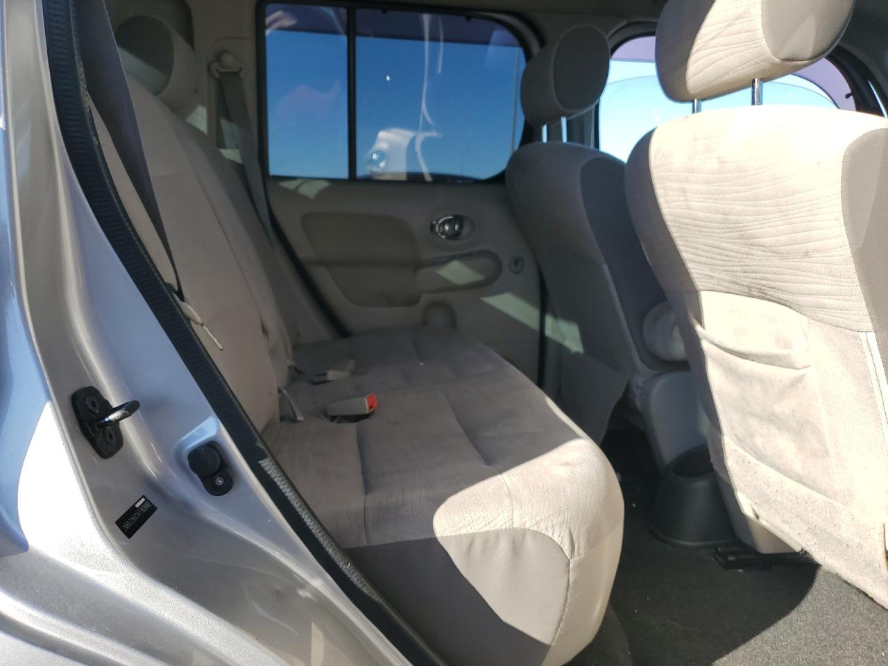 2010 Nissan Cube - Image 10