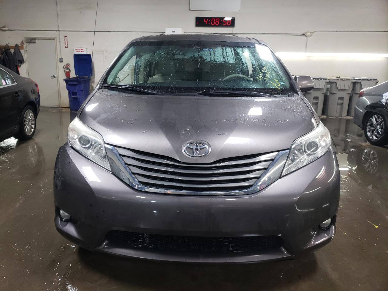 2014 Toyota Sienna - Image 5
