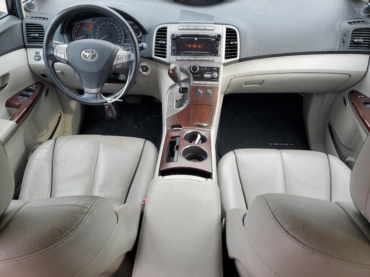 2010 Toyota Venza - Image 8